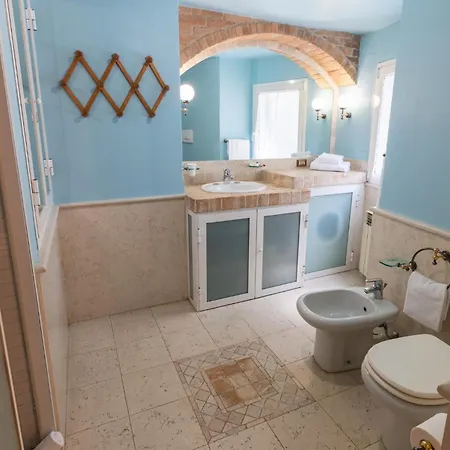 Guesthost - Cozy Loft Flat In Apartmán Sanremo